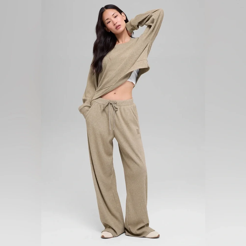 Nwt ALO‎ Yoga Muse wide leg pant